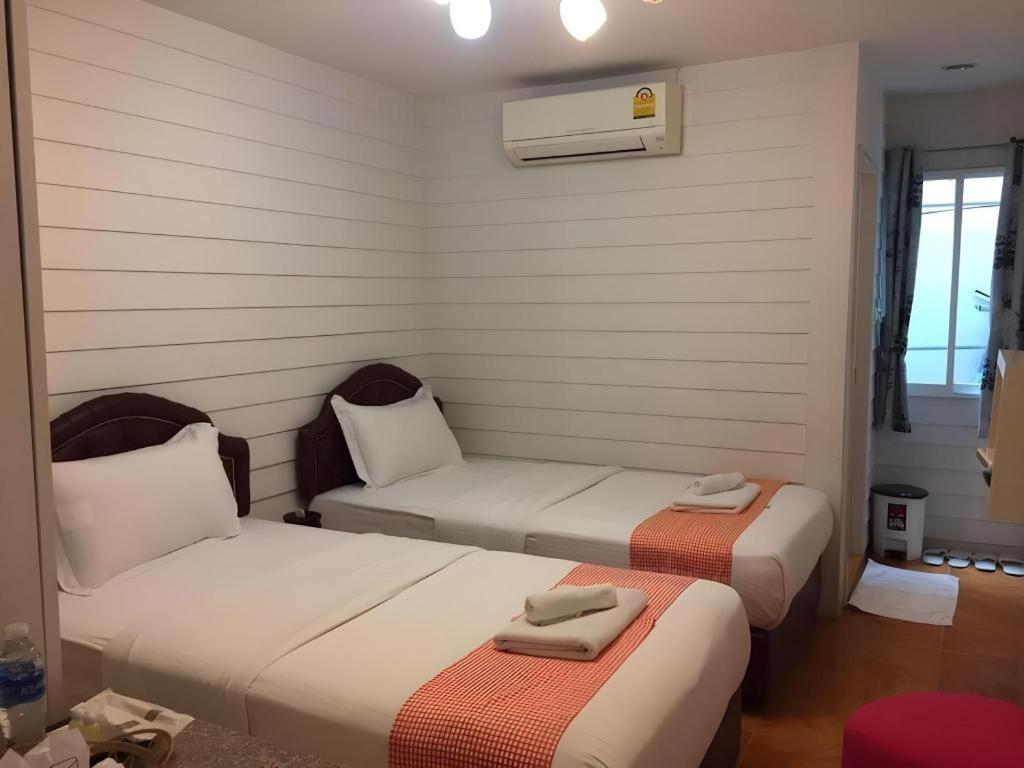 Hotel Ban Thungdang Housetel Bangkok Exterior foto